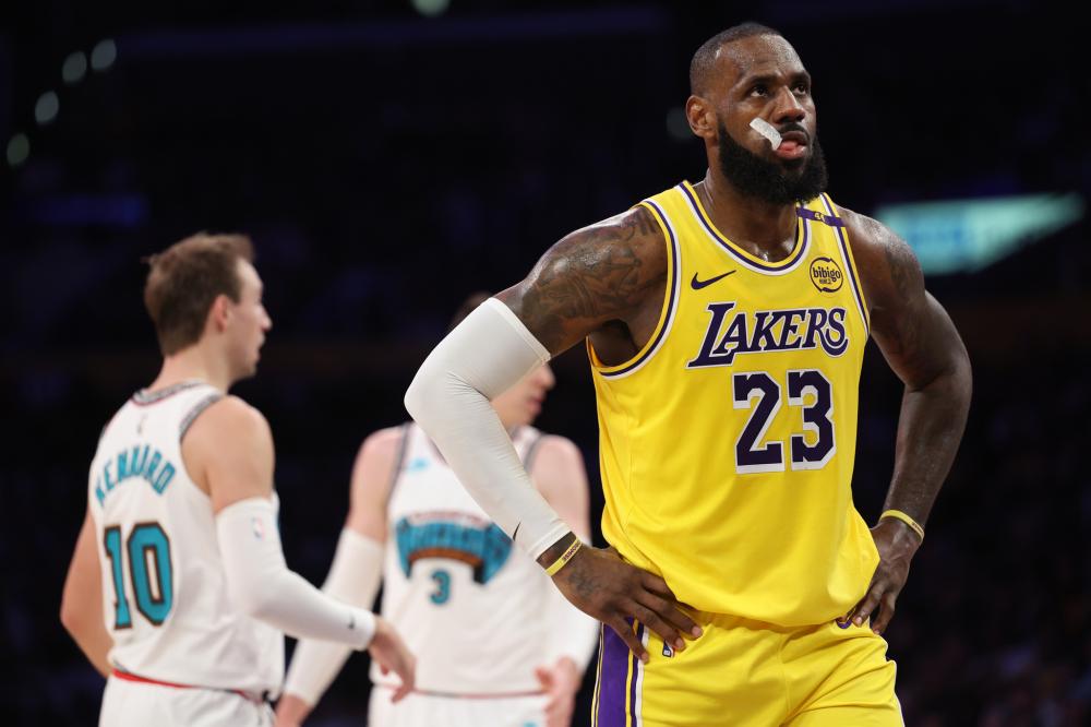 与欧冠双线 与欧冠双线